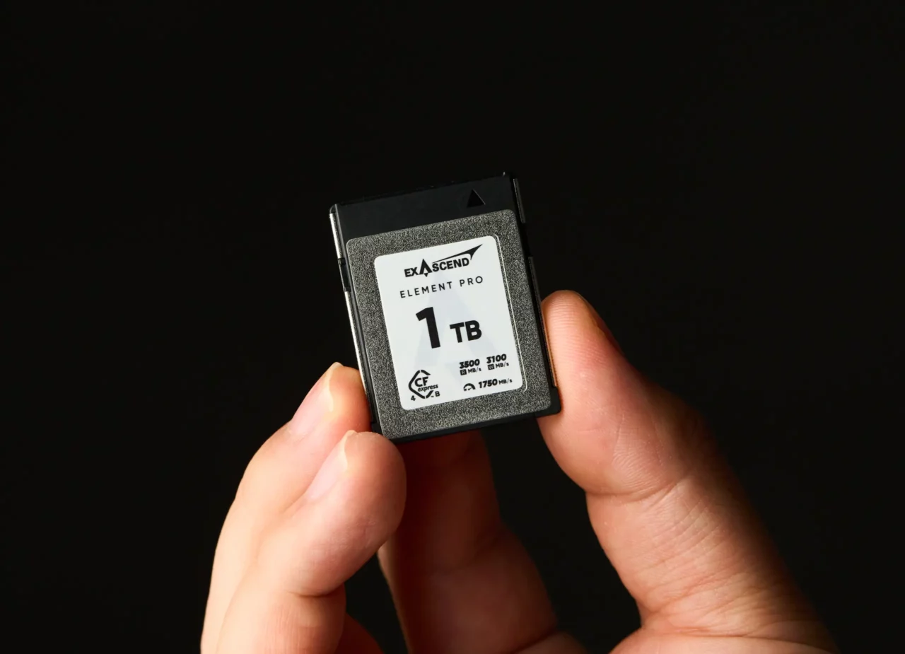 Element Pro CFexpress 4.0 Type B Memory Card Element Pro CFexpress 4.0 Type B Memory Card